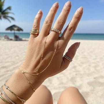 11 Diamond Open Hand Chain